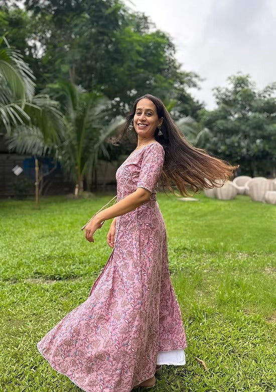 Gulabi Grace